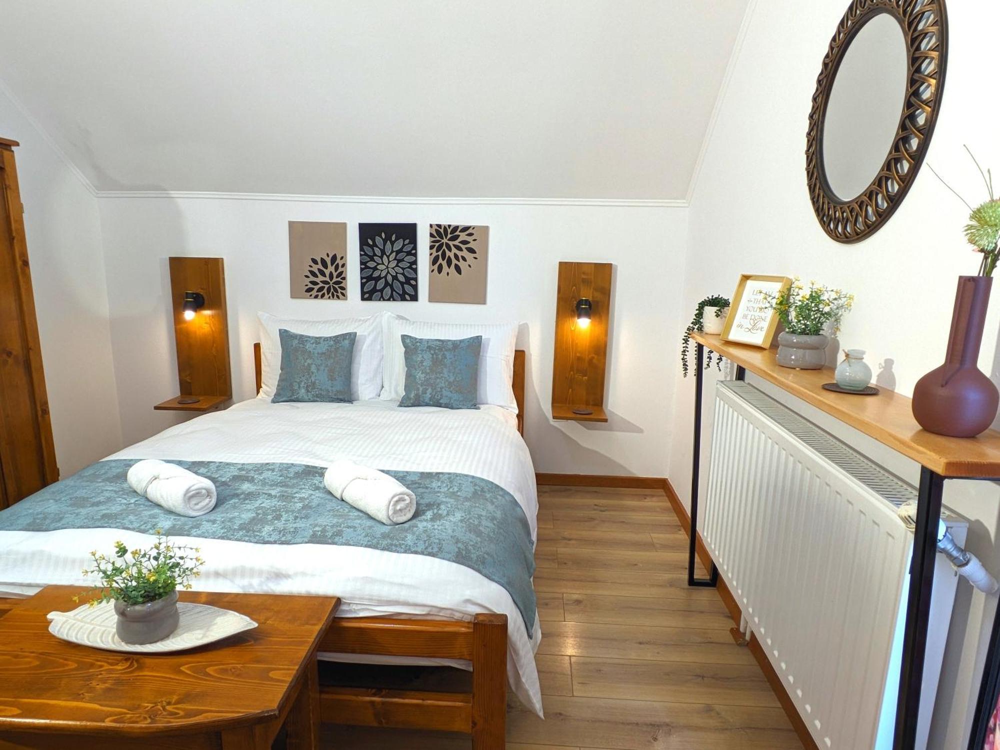 Pallos Apartments โซวาตา ภายนอก รูปภาพ