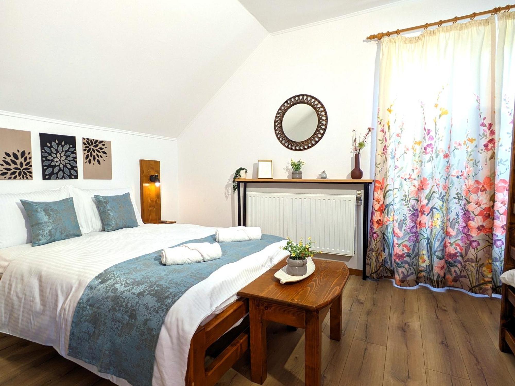 Pallos Apartments โซวาตา ภายนอก รูปภาพ